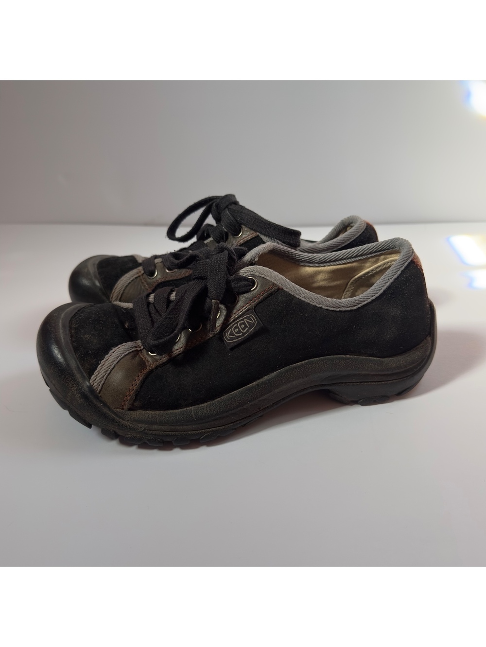 KEEN Women’s Size 7 Hiking Shoes Outdoor Trail Shoes Good Condition